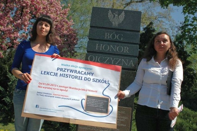 Aby projekt ustawy trafił pod obrady Sejmu, inicjatorzy akcji społecznej "Przywracamy historię&#8221; muszą zebrać 100 tysięcy podpisów.