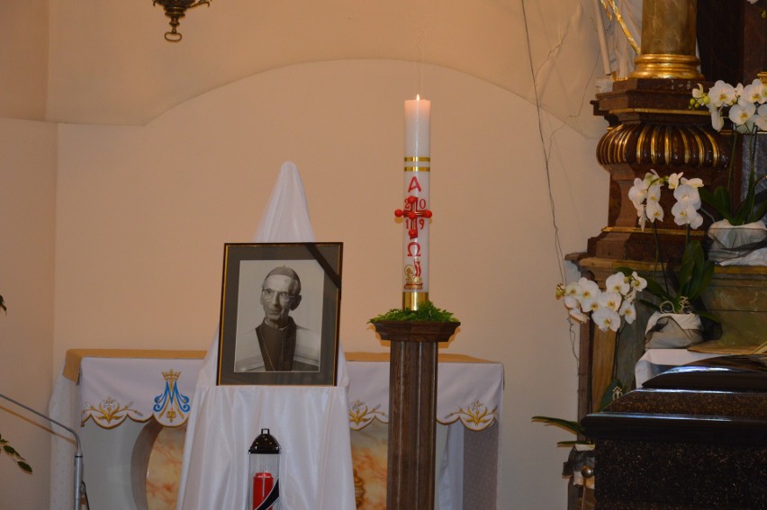 Dzisiejsze uroczystości pogrzebowe bpa Jana Bagińskiego zakończyły się w katedrze opolskiej