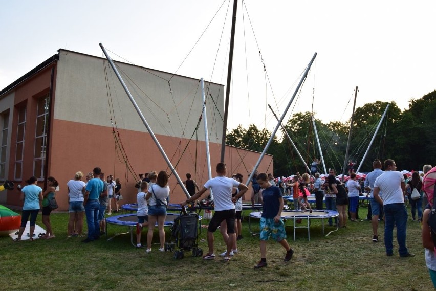 Zespół Ciupaga z Łącka dał czadu podczas pikniku rodzinnego w Motkowicach. Licznie zgromadzona publika świetnie bawiła się w rytm ich muzyki
