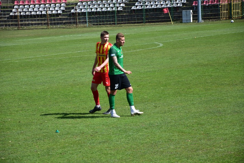 3 liga. Ważna wygrana Korony II Kielce ze Stalą Stalowa Wola. Minuta ciszy przed meczem. Wymarzony debiut trenera Marka Mierzwy [ZDJĘCIA]