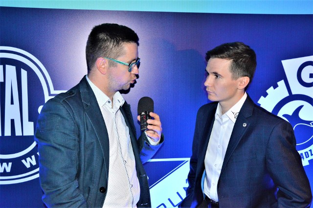 Maciej Noskowicz (dziennikarz Radia Zachód) w rozmowie z żużlowcem Falubazu Patrykiem Dudkiem.
