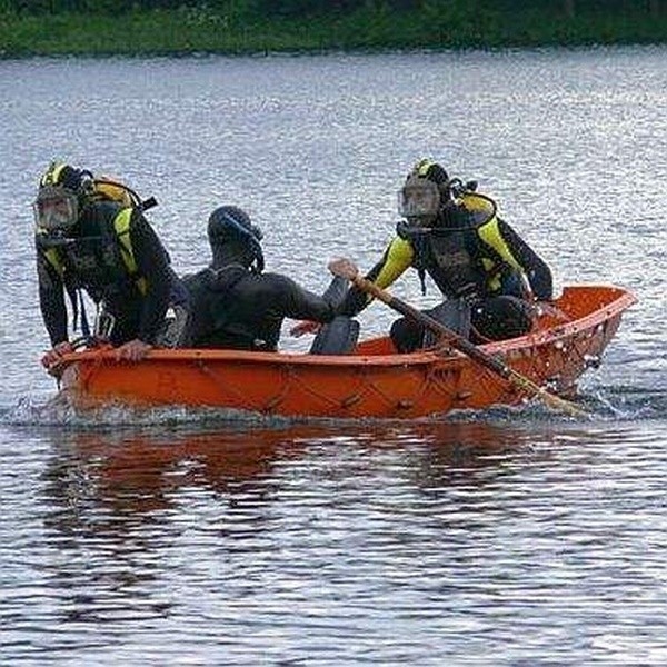 Dopiero dziś, po czterech godzinach poszukiwań za pomocą podwodnego robota, płetwonurkowie ze straży pożarnej odnaleźli ciało suwalszczanina.
