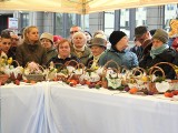 Wielkanoc 2019. Wspólne święcenie pokarmów na Rynku Kościuszki w Wielką Sobotę. To białostocka tradycja (zdjęcia)