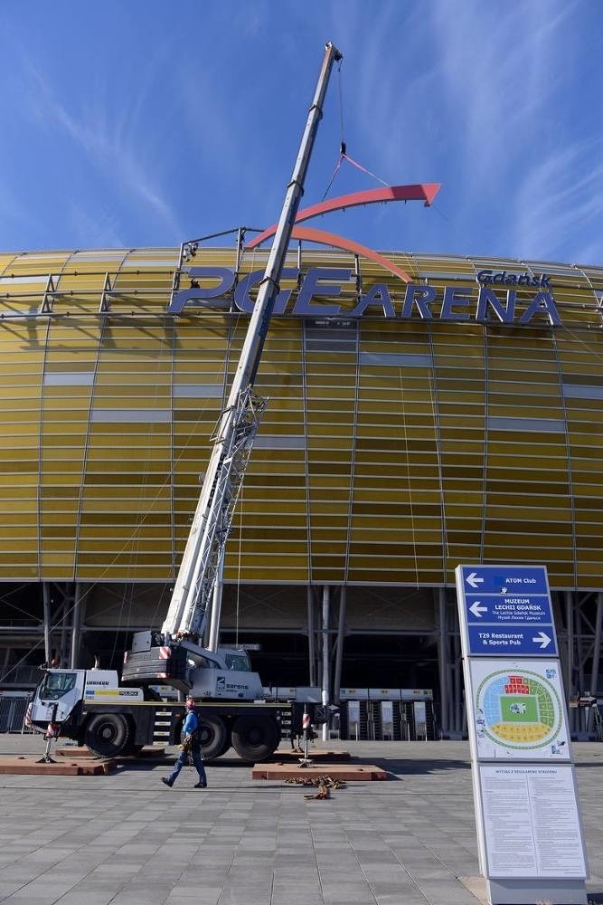 Ze stadionu w Gdańsku znika logo