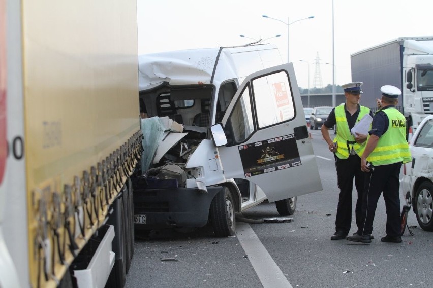 Wypadek na AOW. Zderzenie 3 samochodów, 12.08.2015