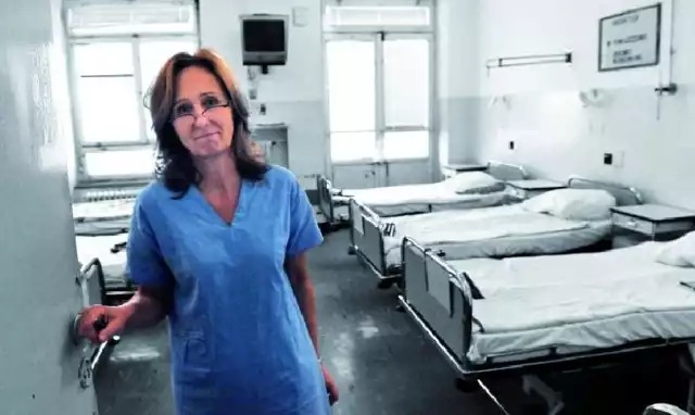 &#8211; Mamy 25 łóżek, większość jest teraz pusta. Tak być nie powinno &#8211; mówi prof. Barbara Darewicz, kierownik Kliniki Urologii w białostockim szpitalu klinicznym.