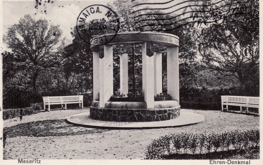 Pomnik wybudowano w latach 20. minionego wieku
