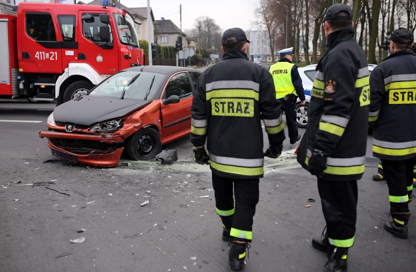 W sobotę zderzyły się tu peugeot i skoda