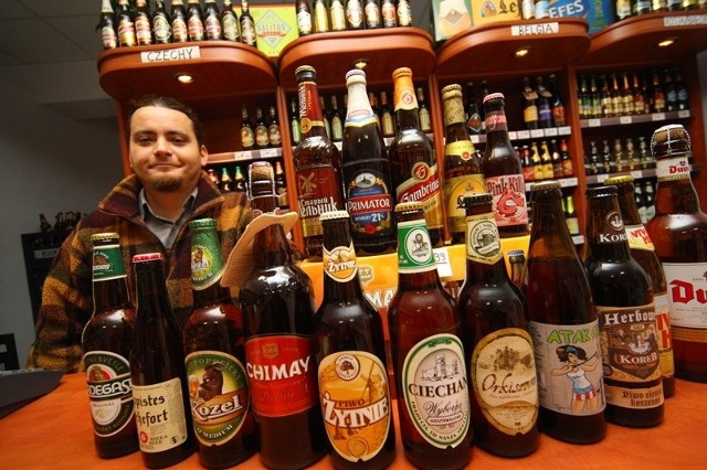 Browarium oferuje ponad sto gatunków piw regionalnych.
