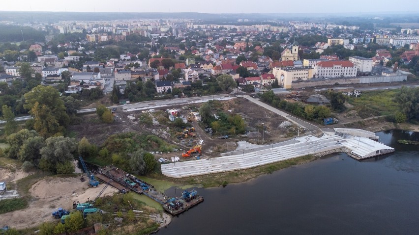 Wielki napis "FORDON" ozdobił zrewitalizowane nabrzeże Wisły w bydgoskim Starym Fordonie