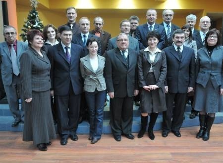 „Rodzinne” zdjęcie laureatów konkursu na 18 Lubuskich Cudów Funduszy Europejskich (fot. Paweł Janczaruk)