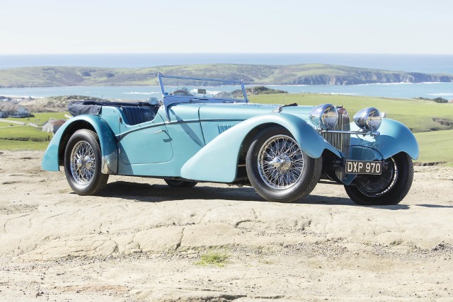Bugatti 57 SCZlicytowany egzemplarz Bugatti 57 SC Sport Tourer został wyprodukowany w Nowym Jorku w 1937 roku. Za jego napęd odpowiada silnik V8 o pojemności 3,3 litra, który dostarcza 200 KM mocy.Fot. Bugatti
