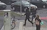 Atak nożownika na rondzie Rataje w Poznaniu. Policja szuka świadków zdarzenia