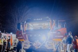 Strażacy z OSP Żarnowa mają nowy wóz ratowniczo-gaśniczy. Tłumy mieszkańców witały nowy pojazd [ZDJĘCIA]