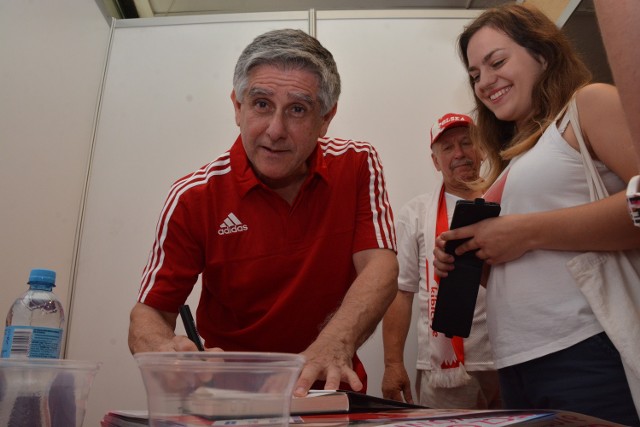 Raul Lozano w niedzielnym pożegnalnym meczu Pawła Zagumnego usiadł na ławce w roli trenera reprezentacji Polski. Wiele wskazuje na to, że niebawem na stałe obejmie to stanowisko