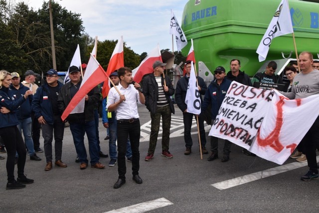 Protest rolników Nowe Miasto nad Wartą. Blokadę S11 zaplanowano na 48 godzin. Utrudnienia dla kierowców na S11, policja wyznaczyła objazdy.