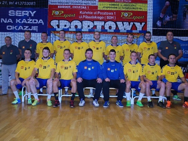 W górnym rzędzie od lewej: kierownik drużyny Zbigniew Stępień, trener Michał Przybylski, Tomasz Bodasiński, Sebastian Smołuch, Ernest Pilarski, Rafał Jamioł, Krzysztof Słonicki, Oskar Kempiński, Marcin Andrysiak, kierownik drużyny Kamil Kosmal; w dolnym rzędzie od lewej: Rafał Śledź, Michał Bąk, Przemysław Matyjasik, Patryk Wnuk, Patryk Mastalerz, Tomasz Napierała, Artur Rurarz.