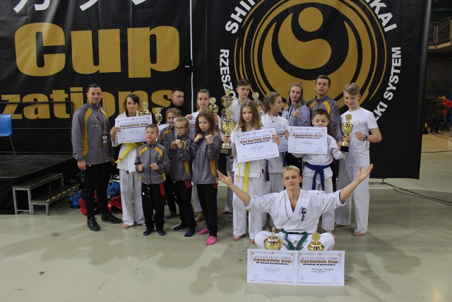 Reprezentanci Koneckiego Klubu Karate Kyokuhshin, którzy startowali z Rzeszowie.