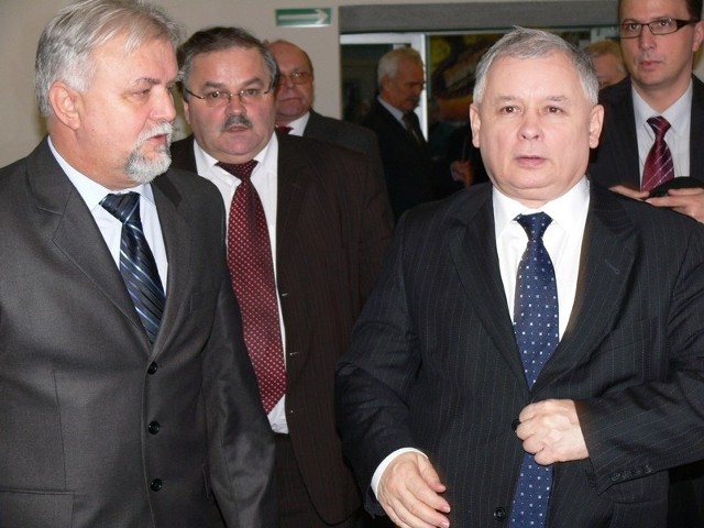 Prezes PiS Jarosław Kaczyński i prezydent Tarnobrzega Jan Dziubiński.