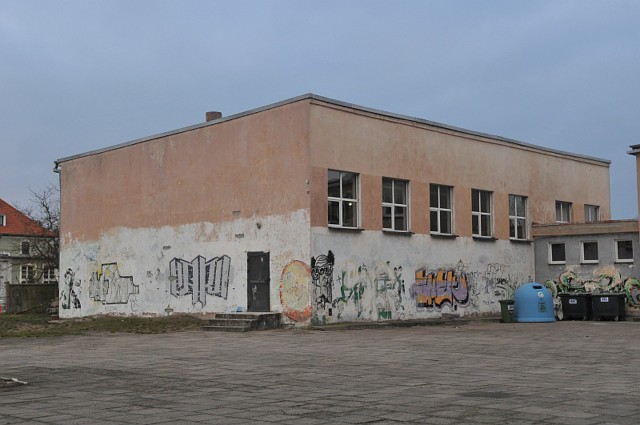 Tak wygląda teraz sala gimnastyczna przy gimnazjum nr 1 w Kostrzynie. Zdaniem dyrekcji i nauczycieli jest ona w fatalnym stanie.