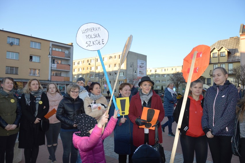 W geście solidarności mieszkańcy Bytowa przyszli na bytowski...