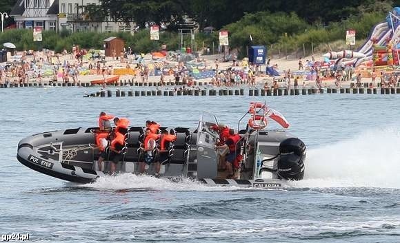 Rejs Calabrią na wysokości usteckiej plaży wschodniej