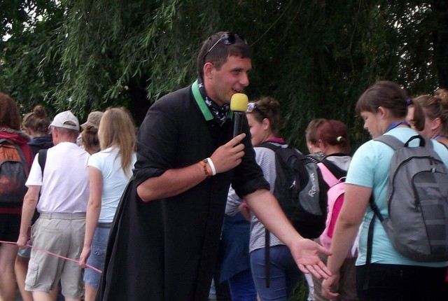 Ksiądz Adam Włodek z Jastrzębia podczas jednej z pielgrzymek do Częstochowy.
