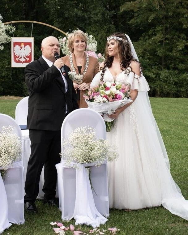 Krzysztof Skiba, lider legendarnej kapeli Big Cyc, znów się ożenił. Mamy wyjątkowe zdjęcia ze ślubu z Karoliną Kempińską