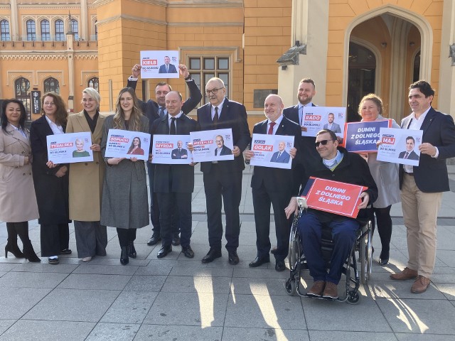 W poniedziałek (4 marca) Bezpartyjni Samorządowcy rozpoczęli kampanię wyborczą i bój o Dolny Śląsk. Na konferencji pod dworcem głównym we Wrocławiu zaprezentowali listy wyborcze do sejmiku. Ich hasło wyborcze to: Dumni z Dolnego Śląska!