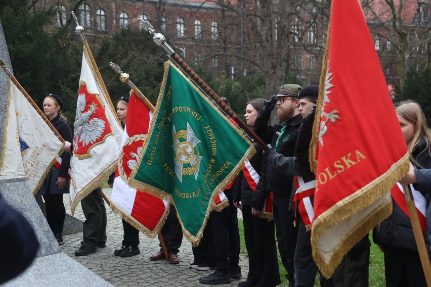 Wrocławskie obchody Dnia Pamięci Ofiar Zbrodni Katyńskiej. Pamiętajmy o bohaterach