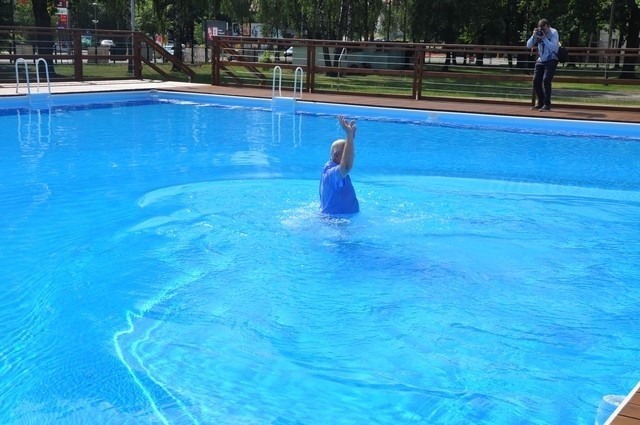 W Hajnówce oddano do użytku infrastrukturę wodną do rekreacji i wypoczynku. Chodzi o baseny na terenie Ośrodka Sportu i Rekreacji w Hajnówce oraz fontannę typu „mokry chodnik” w Parku Miejskim.