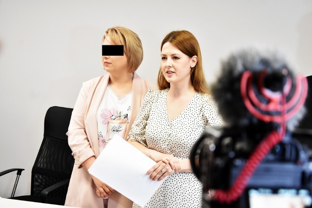Oskarżona Joanna P.-K. (na zdjęciu po lewej) jest asystentką posłanki PiS - Elżbiety Zielińskiej