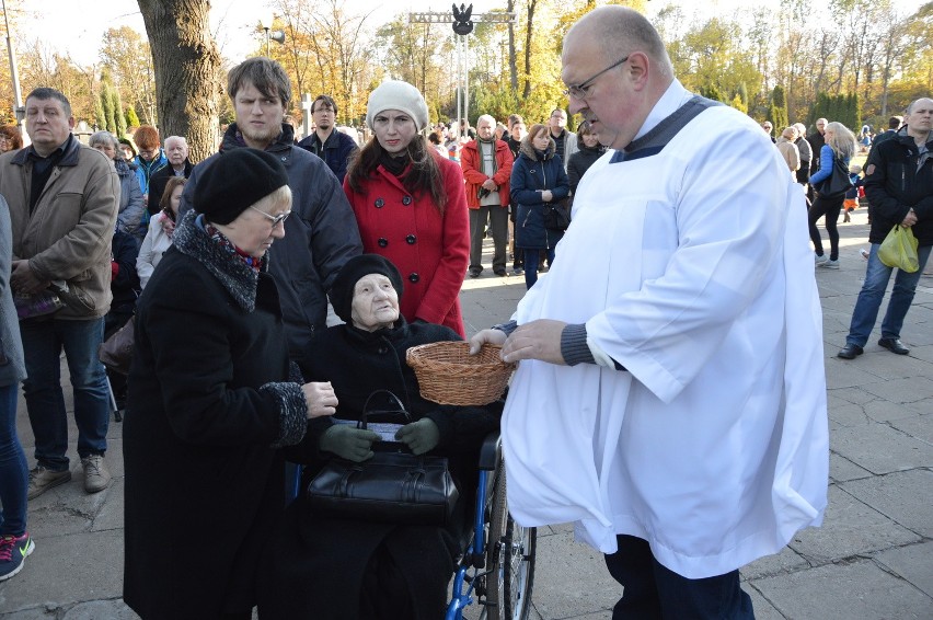 Cmentarz przy ul. Bardzkiej, msza św. o godz. 14, 1...