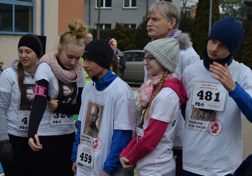 Bieg "Tropem Wilczym" ku czci żołnierzy wyklętych w Ostrołęce [ZDJĘCIA, WIDEO]