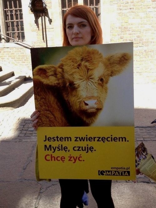 Jedna z uczestniczek akcji "Jestem zwierzęciem. Myślę, czuję. Chcę żyć"