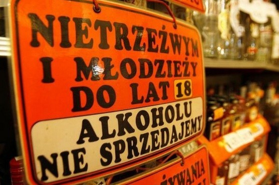 Teoretycznie liczba sklepów sprzedających alkohol w Łodzi...