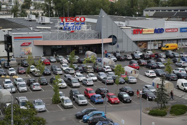 Tesco szykuje kolejne nowości - 1,3 miliona klientów otrzyma bony promocyjne - posiadacze kart Clubcard otrzymają kupony i bony promocyjne