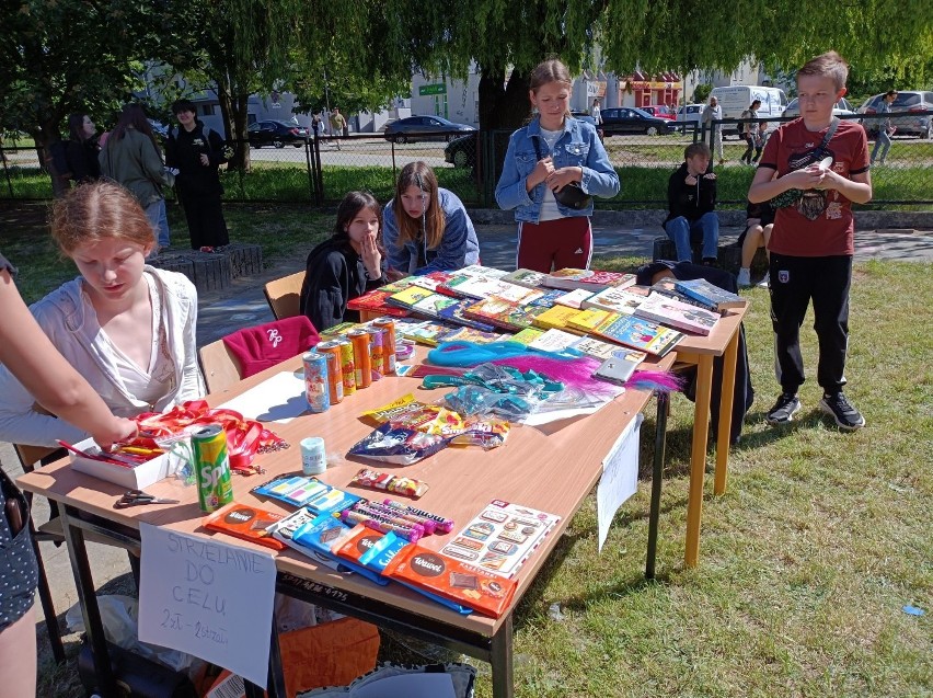 Na stoiskach podczas festynu można było kupić przeróżne...