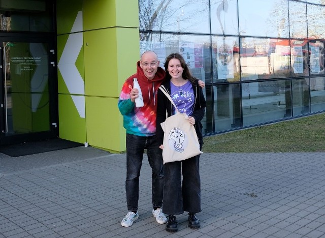 Stypendystka Beata Orlińska z Adamem Frankiewiczem, który prowadzi warsztaty z tworzenia gier w kołobrzeskim RCK