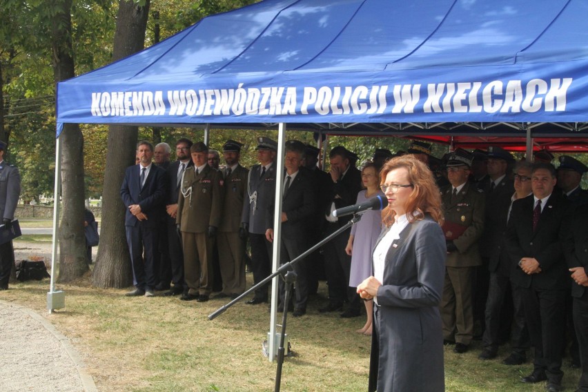 W Kielcach pod pomnikiem Homo Homini wspominano ofiary zamachu z 11 września 2001 roku