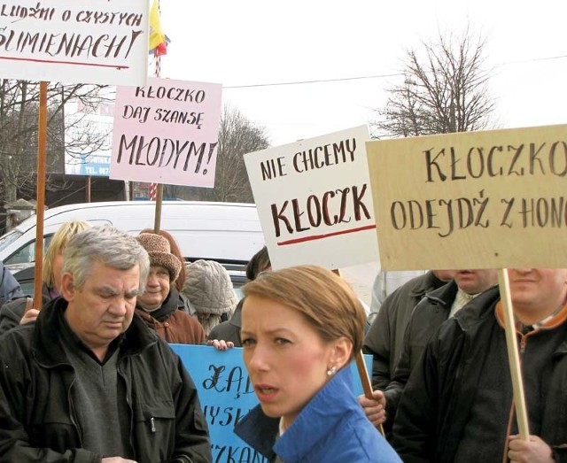 Tak mieszkańcy protestowali w 2011 r. Z lewej &#8211; W. Jedliński.