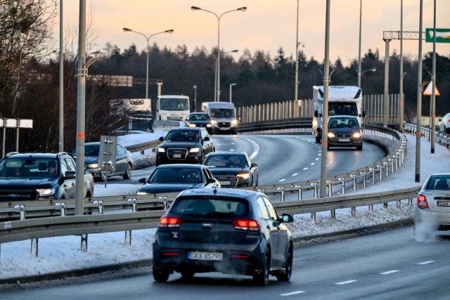 Sześć firm złożyło ofertę w przetargu na budowę obwodnic w ciągu drogi krajowej nr 25 w województwie kujawsko-pomorskim. Obwodnice mają wyprowadzić ruch tranzytowy z Kamienia Krajeńskiego i Sępólna Krajeńskiego.