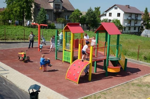 W ramach poprzednich edycji budżetu obywatelskiego w gminie Wieliczka powstały m.in. liczne place zabaw. Tego typu propozycje są także w finale WBO 2021-2022