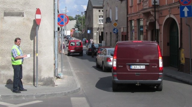 Pojazdy na skrzyżowaniu ulic 1 Maja i Mickiewicza były liczone pod koniec sierpnia