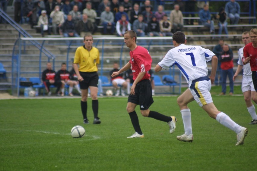 Maj 2006. 19-letni Krzysztof Świątek (w środku) jako...