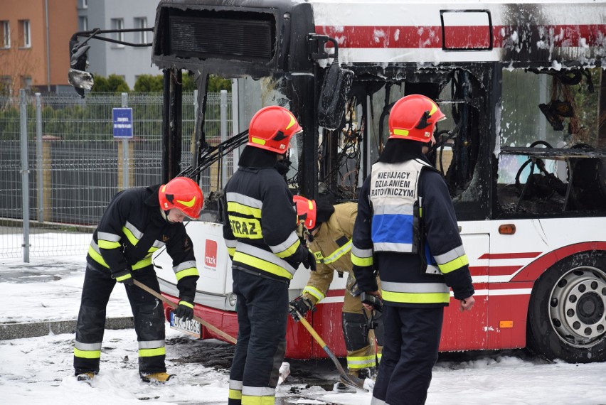 Pożar autobusu MZK na Kozielskiej w Kędzierzynie-Koźlu. Pasażerowie zdążyli się ewakuować