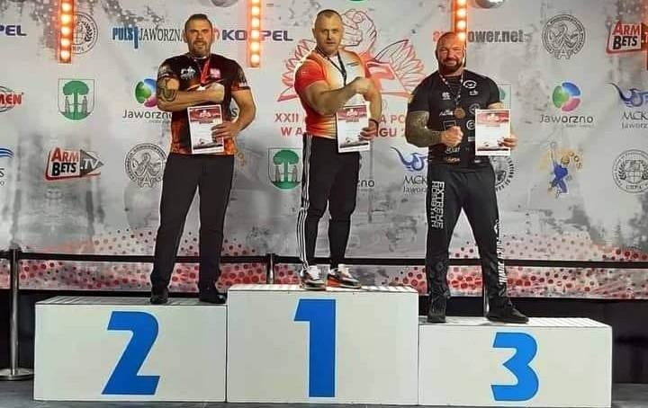 Makowski policjant medalistą XXII Mistrzostw Polski w Armwrestlingu w Jaworznie, 9-10.04.2022