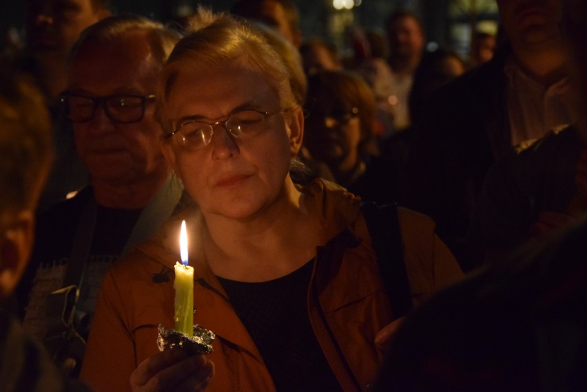 Kolejny "Łańcuch światła" w Lublinie. Protestowało około tysiąca osób [ZDJĘCIA]