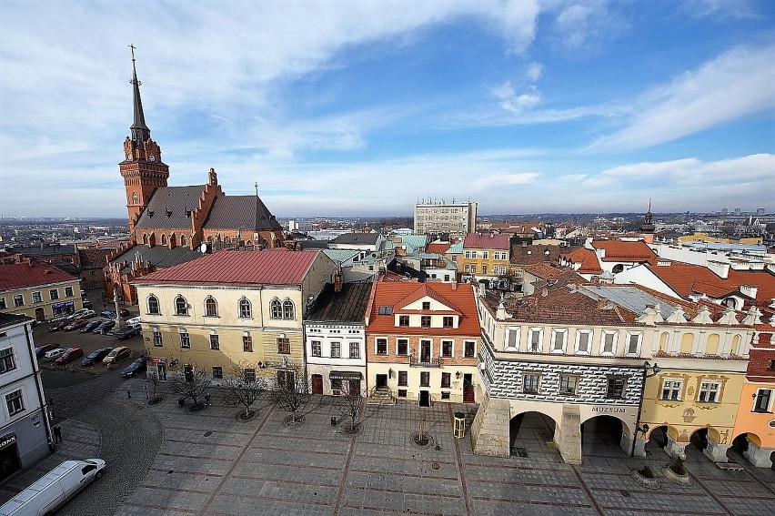 CZŁONEK ZARZĄDU POWIATU TARNOWSKIEGO - 9836 zł...