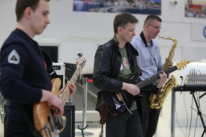 Mini koncert jazzowy na lubelskim lotnisku